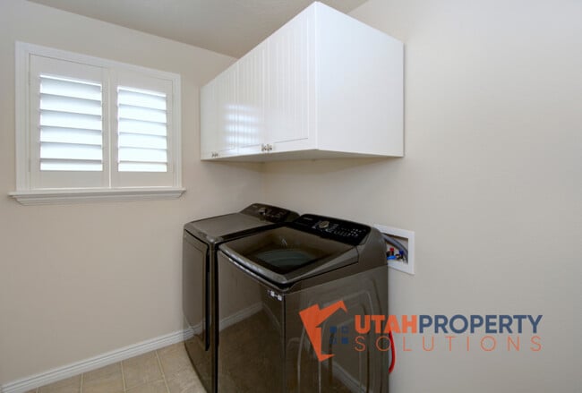 Building Photo - 1994 Fielding Hill Ln