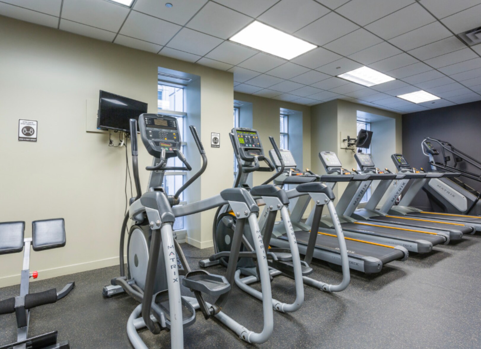 Building Gym - 700 N Larrabee St
