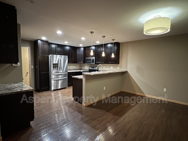 Building Photo - 1765 Sara Ct