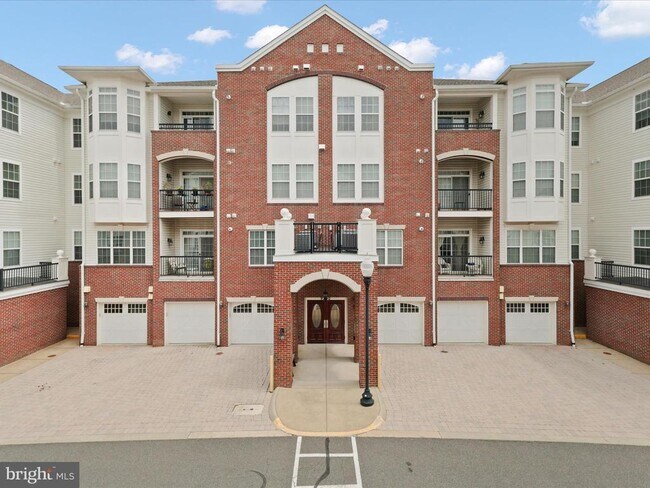 Building Photo - 9200 Charleston Dr