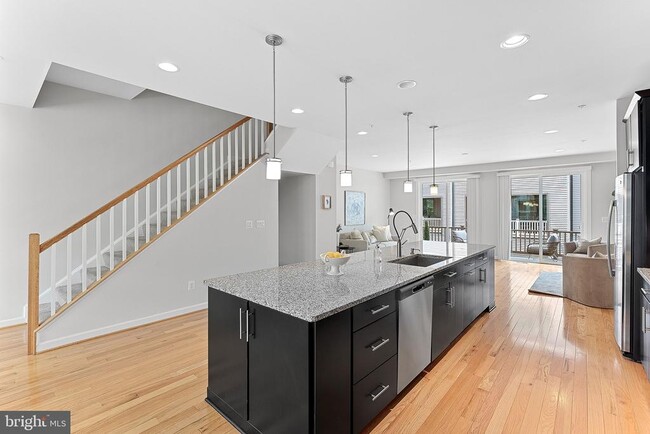 Building Photo - 43372 Whitehead Ter