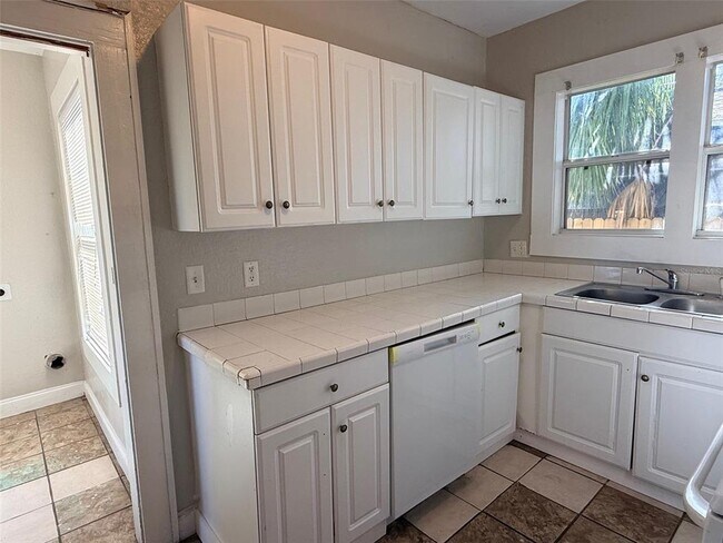 Building Photo - 1924 22nd St S