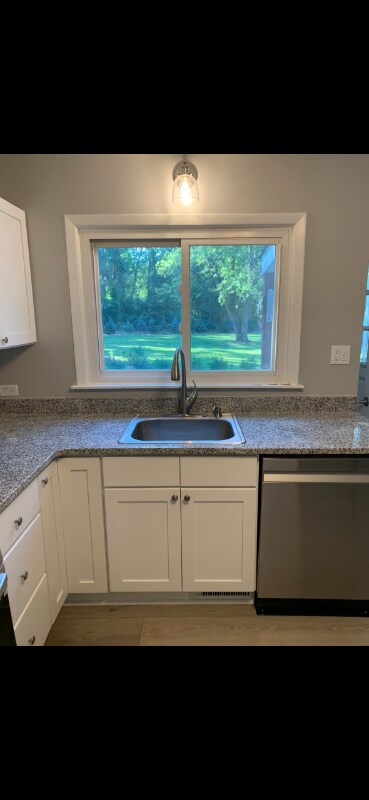 Building Photo - 100 W George St