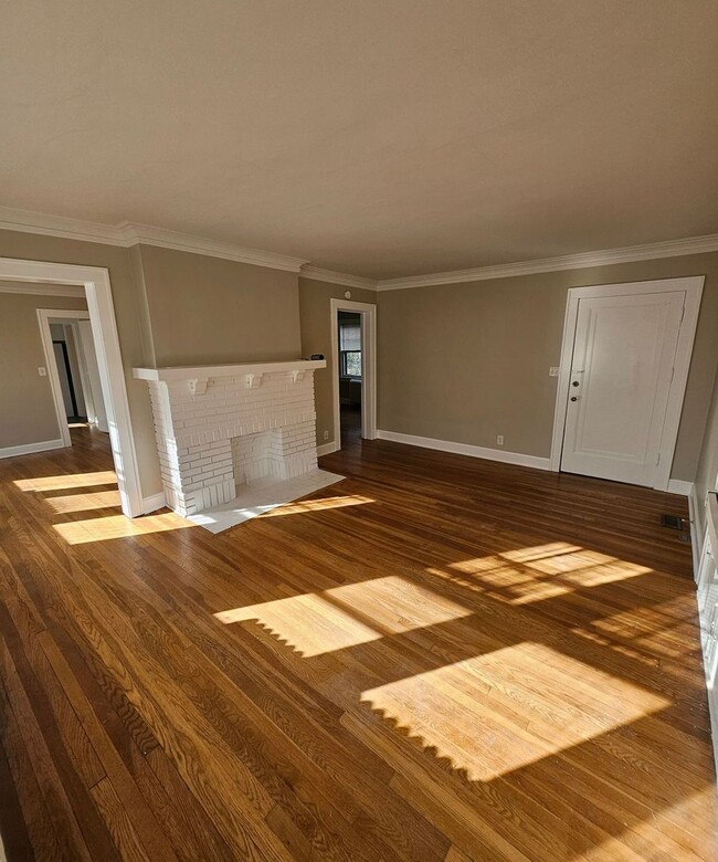 Building Photo - Stylish 2-Bedroom in Kansas City!