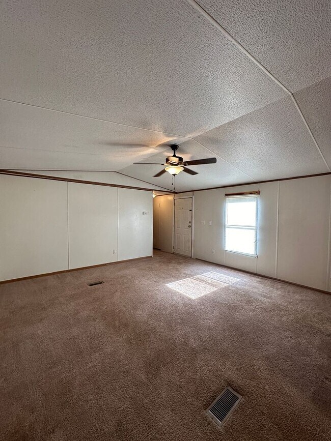 Building Photo - Owner financing only