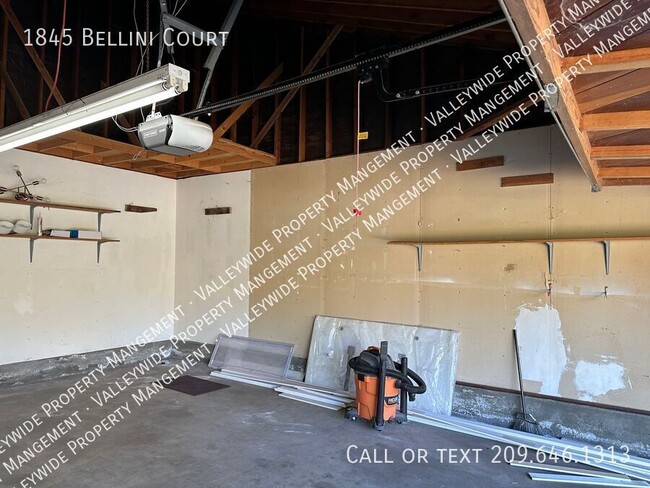 Building Photo - 1845 Bellini Ct