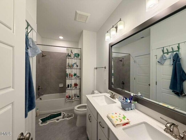 Building Photo - 2222 Bohan Ct