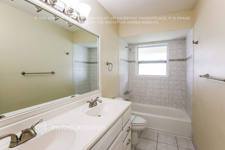 Building Photo - 5313 SW 118th Ave