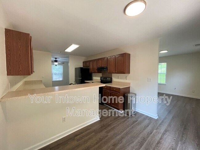 Building Photo - 2780 Silver Hill Terrace SE