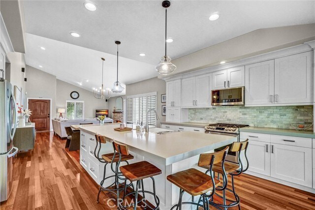 Building Photo - 1 Deerwood W