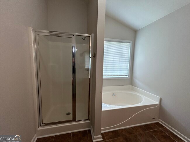 Building Photo - 6533 Silk Tree Pointe