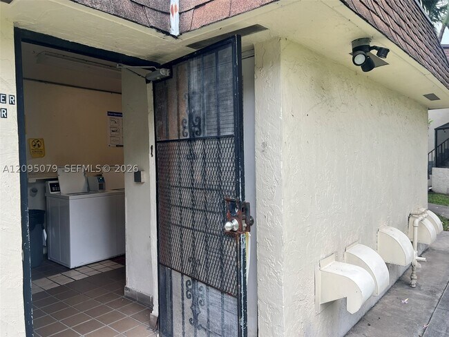 Building Photo - 7825 Miller Dr