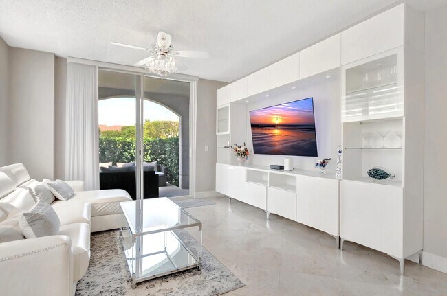 Building Photo - 3606 S Ocean Blvd