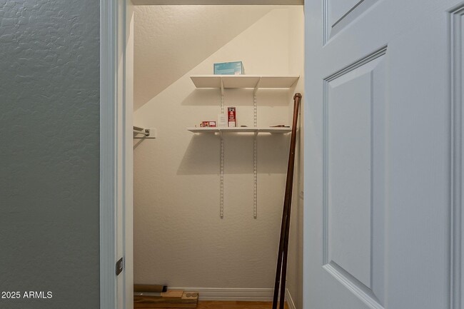 Building Photo - 615 E Portland St