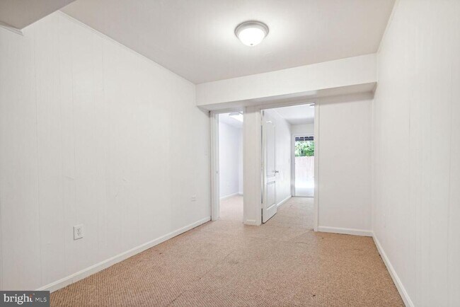 Building Photo - 2849 Schoolhouse Cir