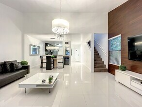 Building Photo - Ernst Court, Orlando, FL 32819 - 2 BR 2.5 ...