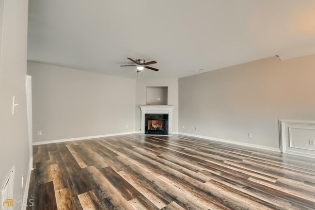 Building Photo - 2171 Waterford Park Dr