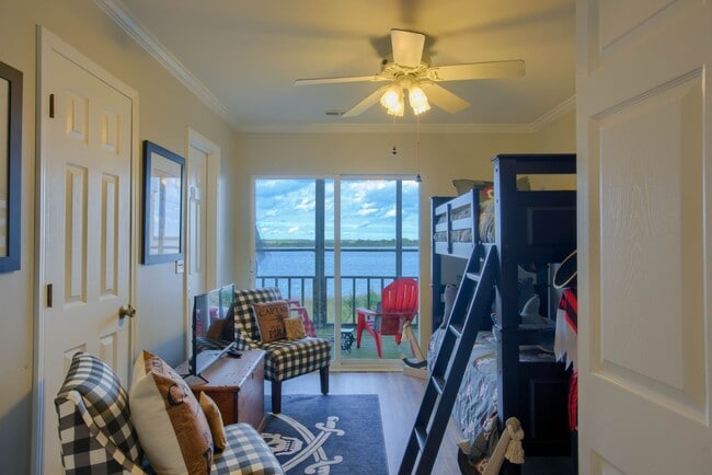 Building Photo - FURNISHED OFF-SEASON MONTHLY RENTAL-STARTI...