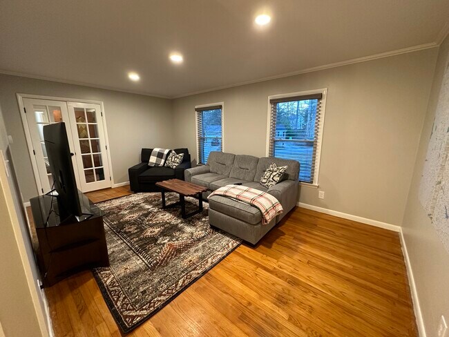 Building Photo - 500 Peachwood Pl