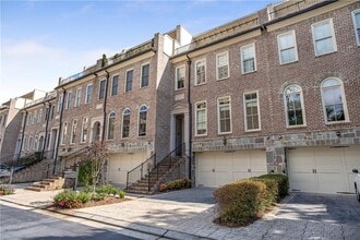 Building Photo - 58 Sheridan Dr NE