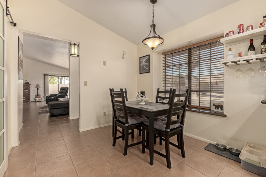 Building Photo - 8735 E Moreland St