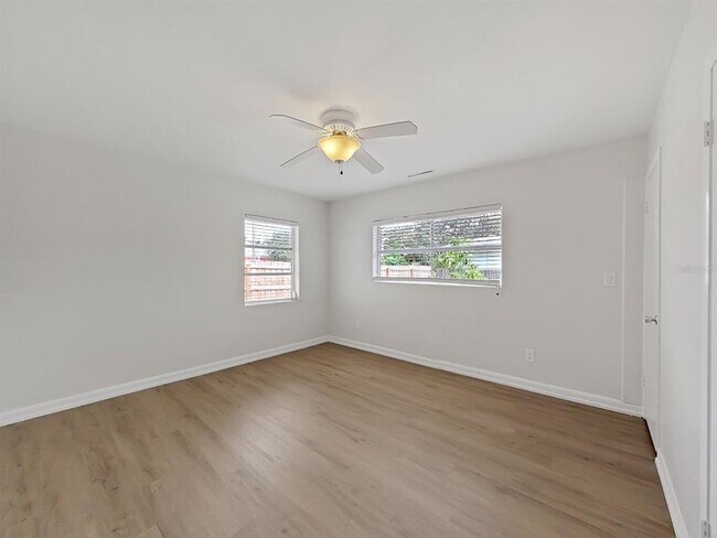 Building Photo - 1701 Laurie Ln