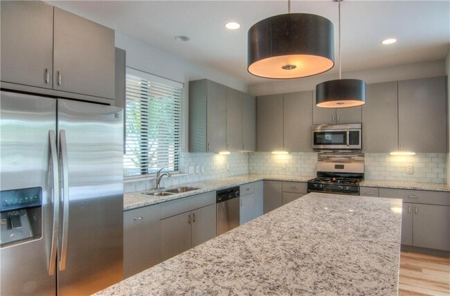 Building Photo - 4303 Red River St