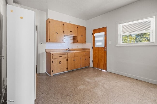 Building Photo - 15300 Waterloo Rd