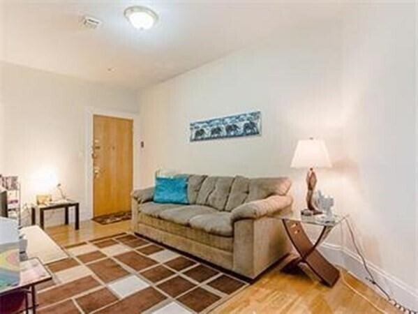 Building Photo - 53 Cummings Rd