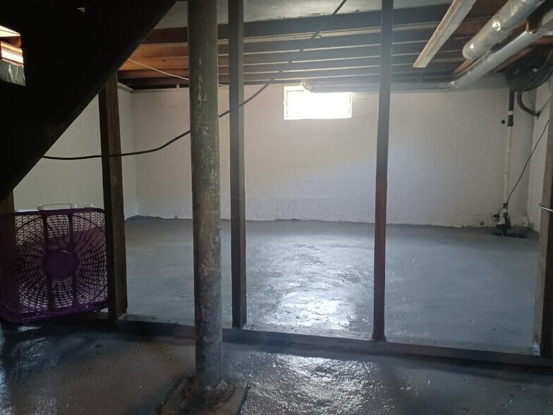 Full basement - 1614 Humphrey Ave