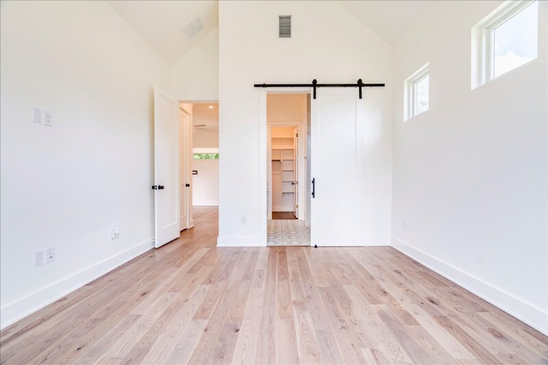 Building Photo - 4018 Valley View Rd