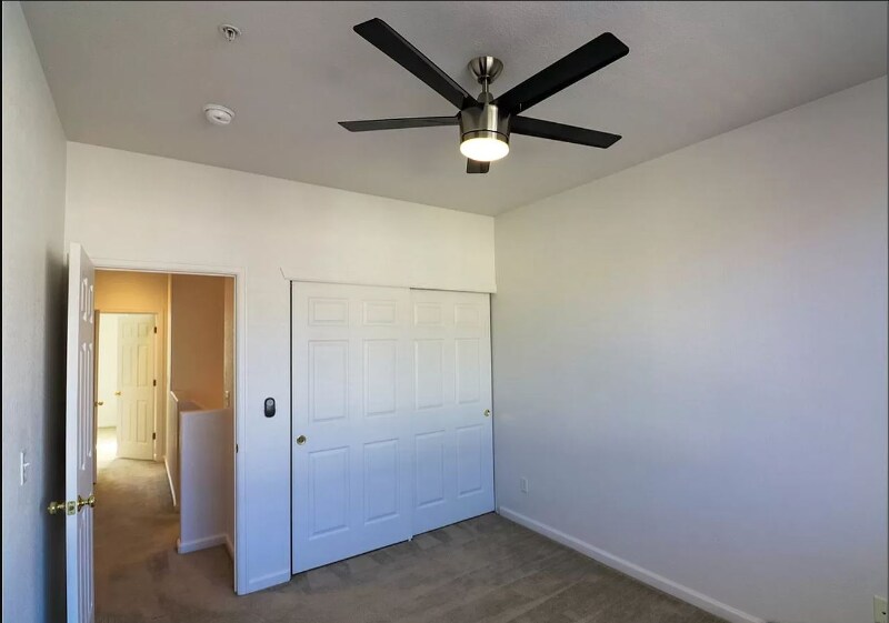 Building Photo - 2426 Parkfront Dr