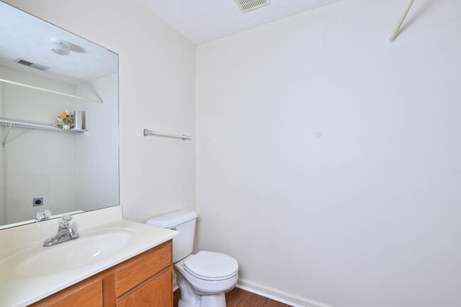 Building Photo - 537 Deaton Pl