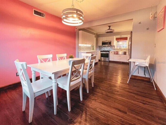 Building Photo - 9201 86th Ave N