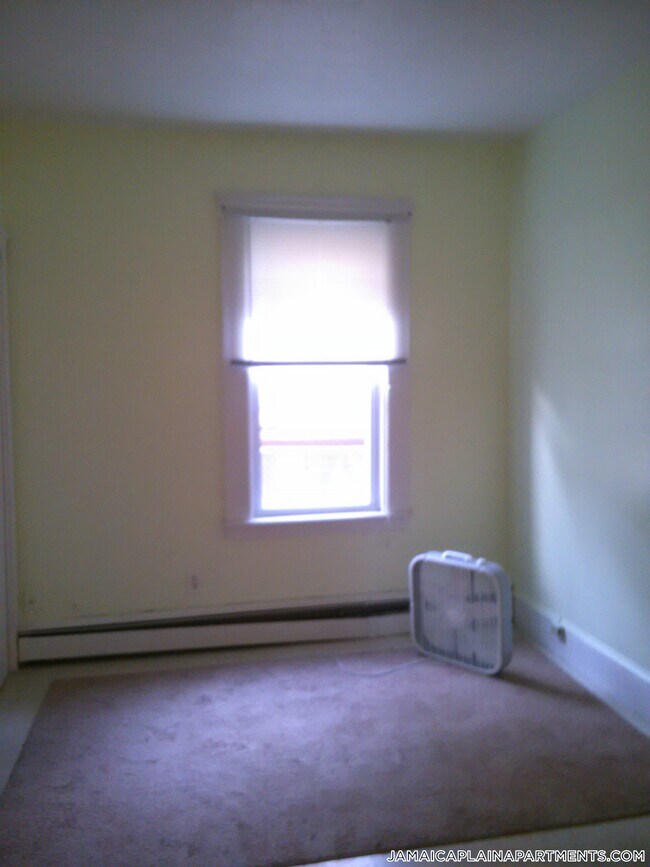 Building Photo - 36 Mozart St