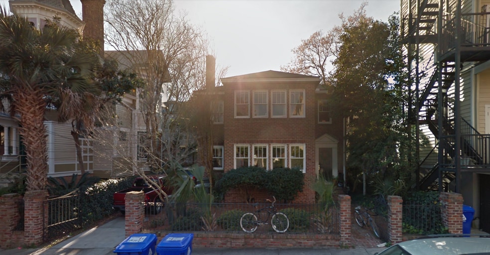 Spacious Duplex with lots of windows! - 41 B Smith Street