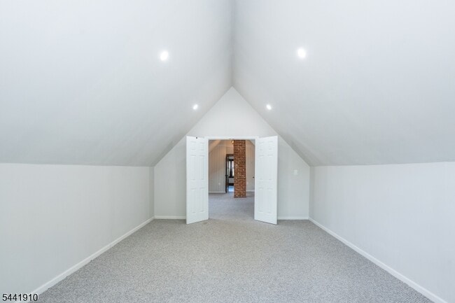 Building Photo - 103 Knapp Ave