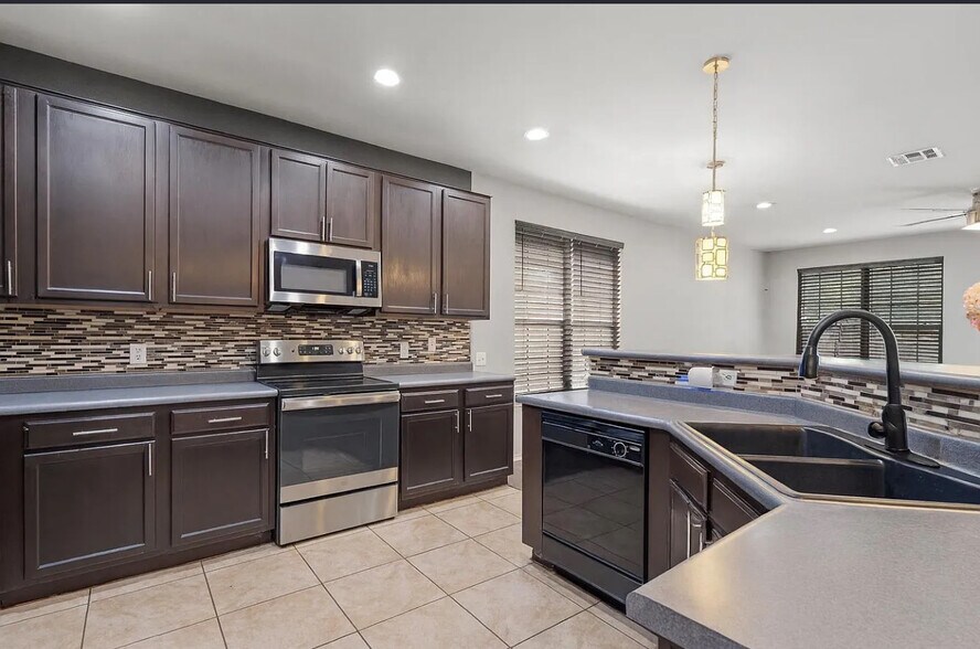 Building Photo - 9132 Ipswich Bay Dr