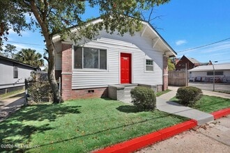 Building Photo - Fully Renovated 3BR/2.5BA Home – Move-in Ready!
