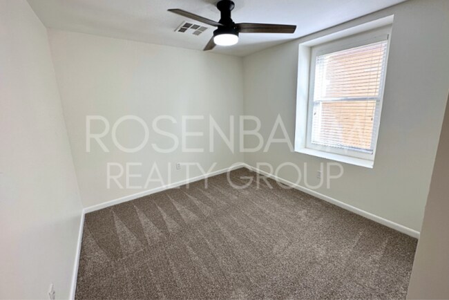 Building Photo - Stylish 3-story townhome in The Gardens Co...