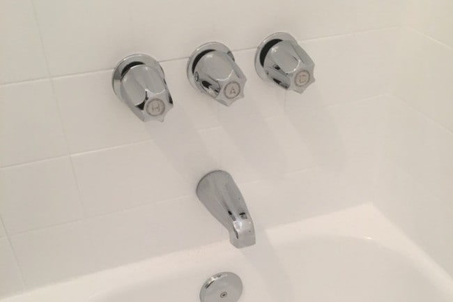 Tub - 3466 Glendon Ave
