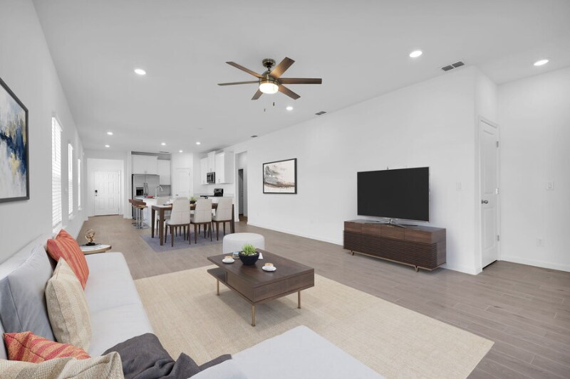 Building Photo - 302 Lake Sinclair St