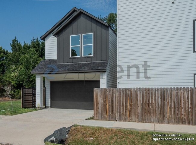 Building Photo - 7002 Sidney St