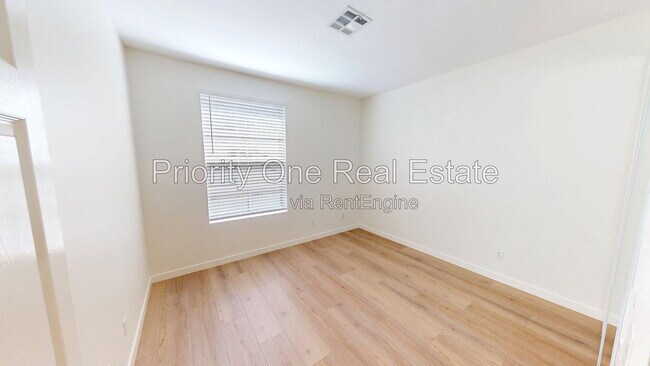 Building Photo - 10844 Sabre Hill Dr