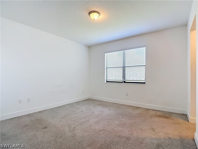 Building Photo - 5669 Cerva Ln