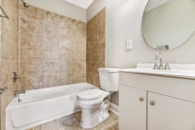 Building Photo - 2 Bedroom Rowhome- Baltimore City