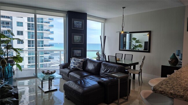 Building Photo - 6515 Collins Ave