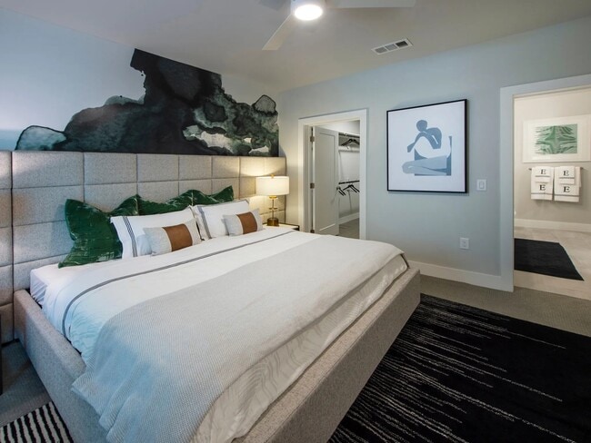 Building Photo - 510 W 20th St