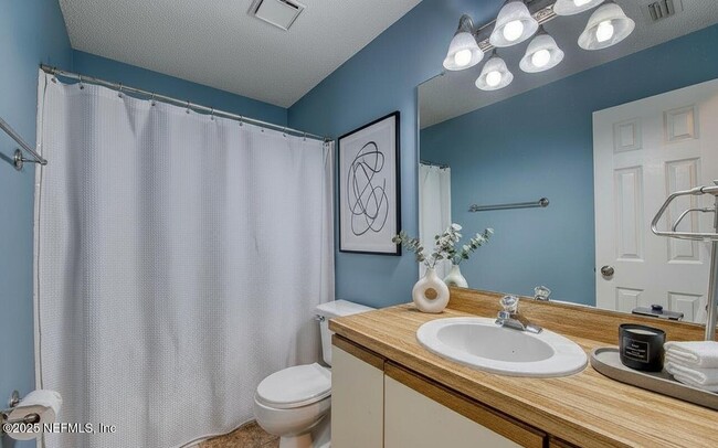 Building Photo - 3801 Crown Point Rd