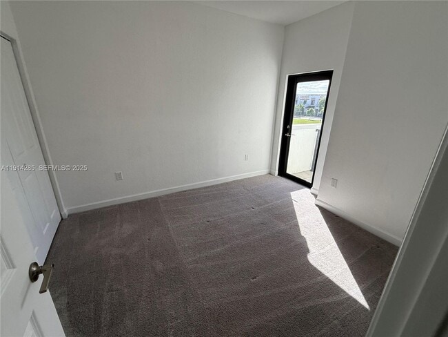 Building Photo - 685 NE 208th Terrace